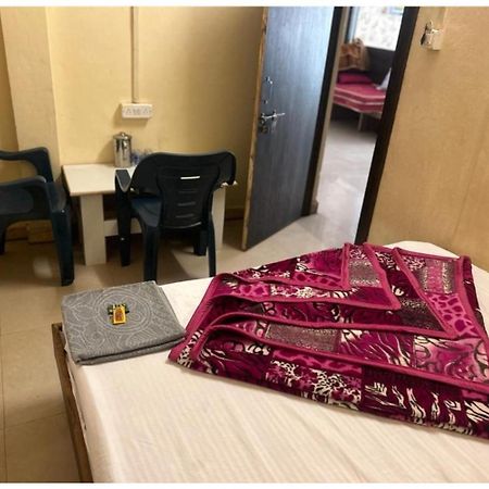 Hotel Mahakal Vishram, Ujjain Buitenkant foto