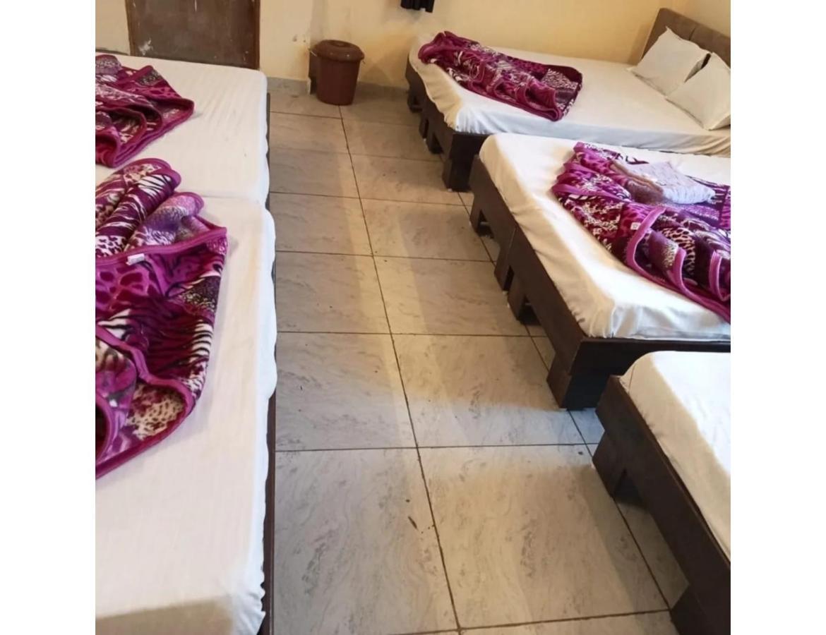 Hotel Mahakal Vishram, Ujjain Buitenkant foto