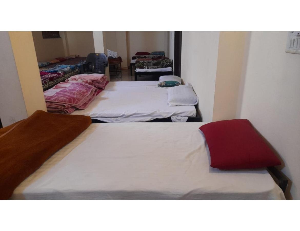 Hotel Mahakal Vishram, Ujjain Buitenkant foto
