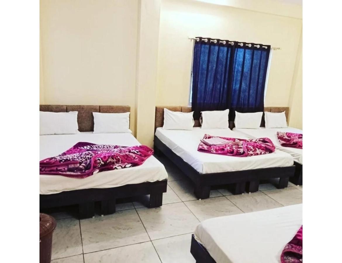 Hotel Mahakal Vishram, Ujjain Buitenkant foto