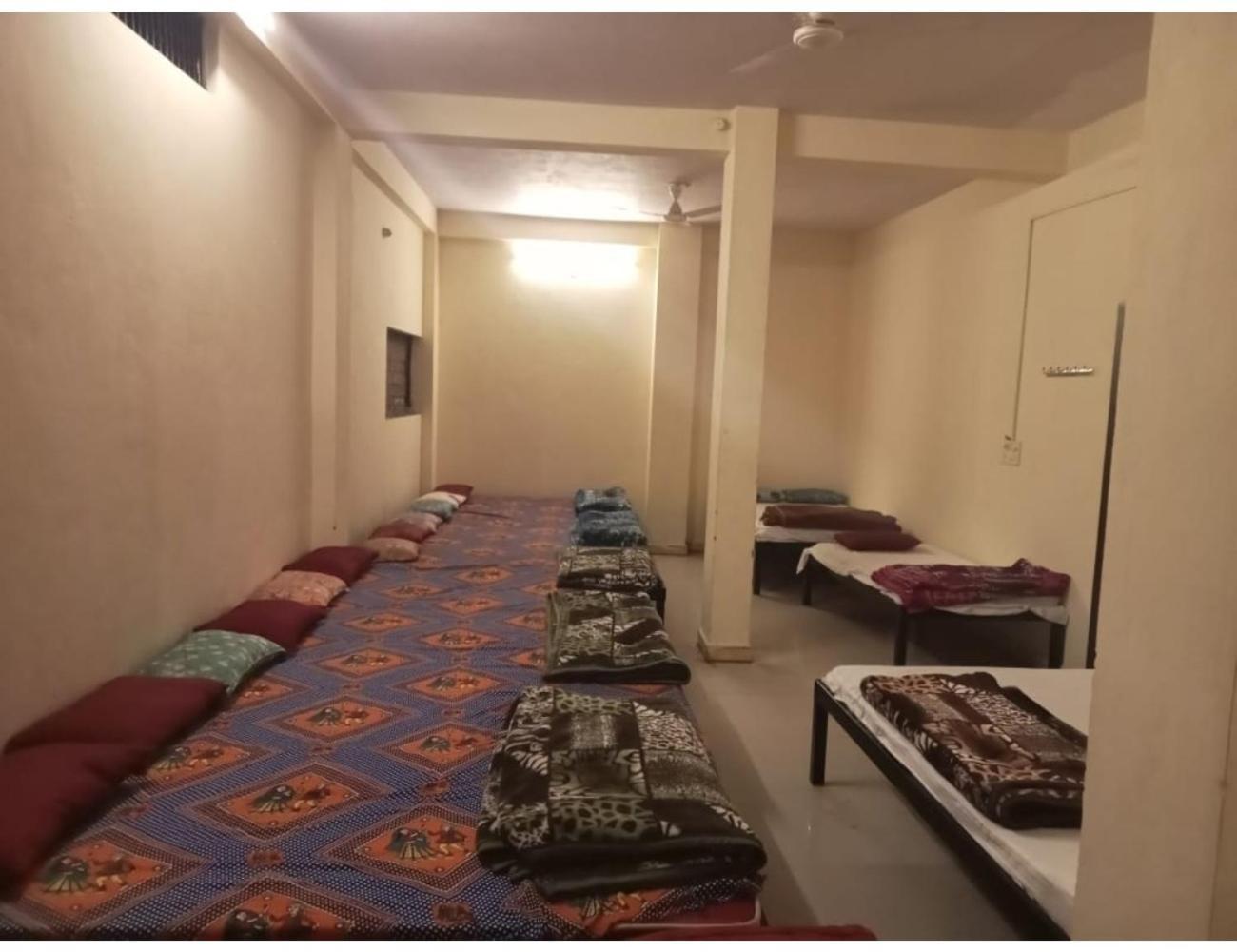 Hotel Mahakal Vishram, Ujjain Buitenkant foto
