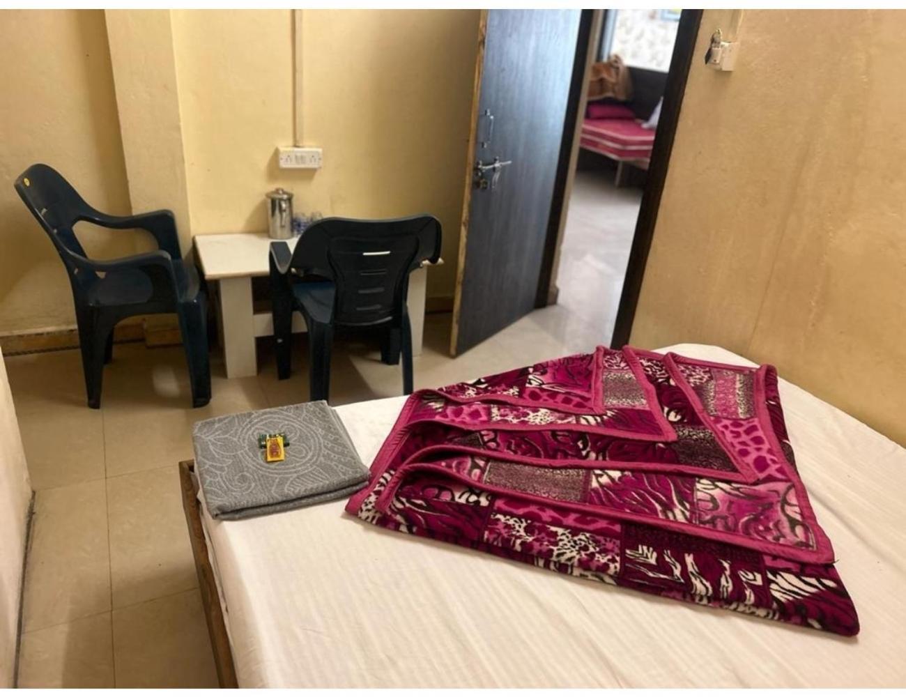 Hotel Mahakal Vishram, Ujjain Buitenkant foto