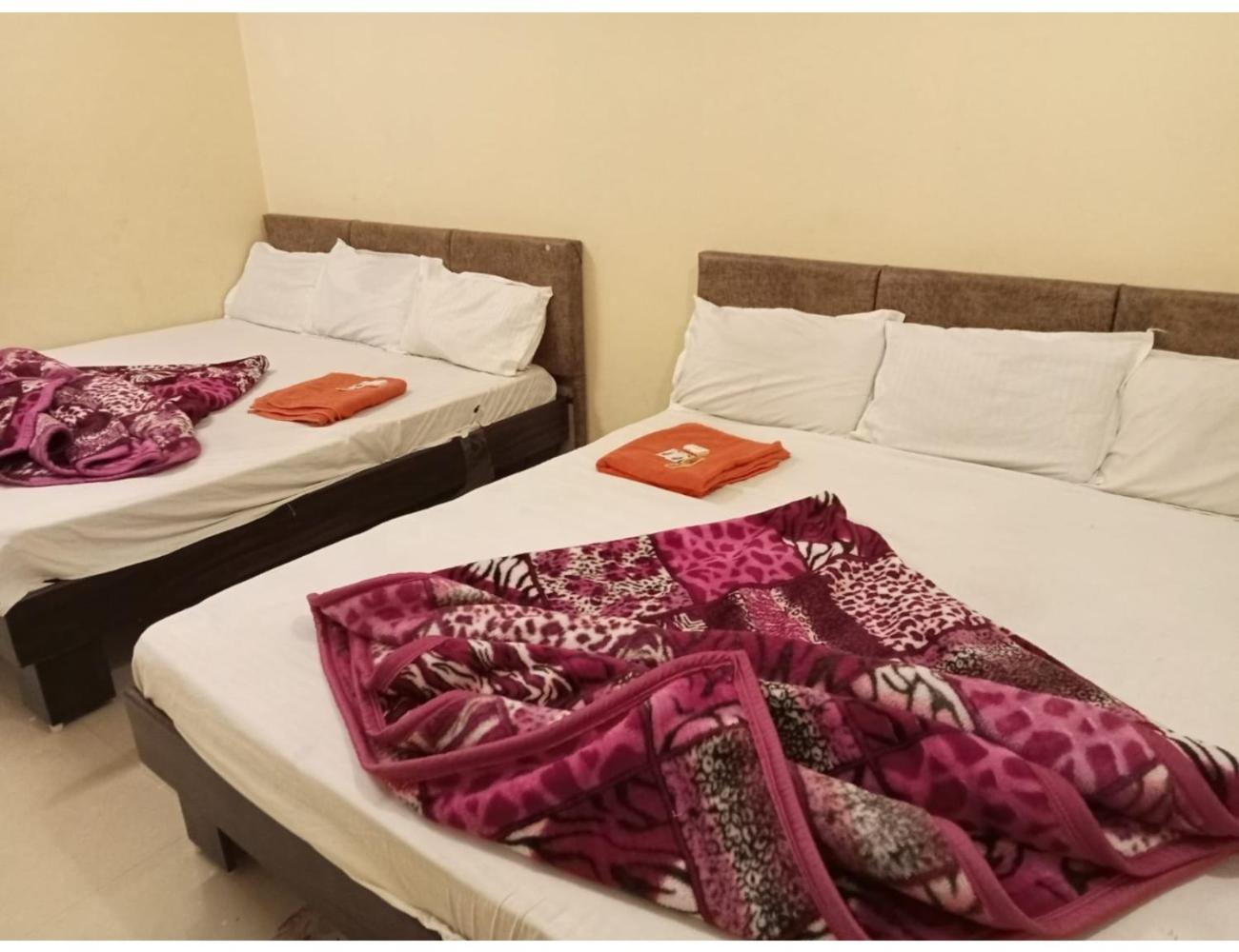 Hotel Mahakal Vishram, Ujjain Buitenkant foto