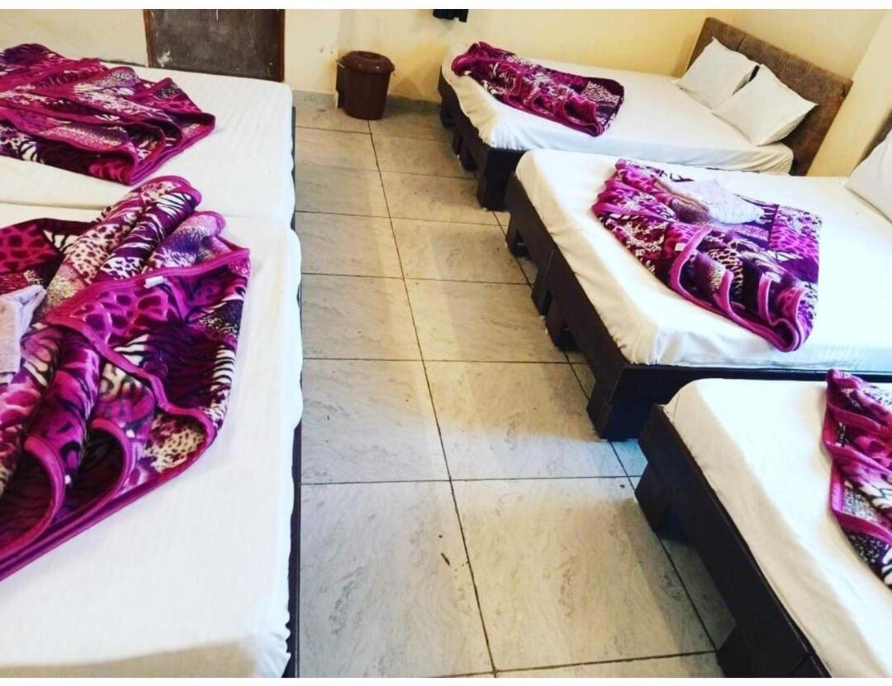 Hotel Mahakal Vishram, Ujjain Buitenkant foto