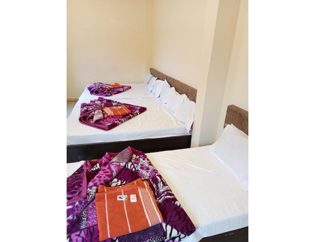 Hotel Mahakal Vishram, Ujjain Buitenkant foto