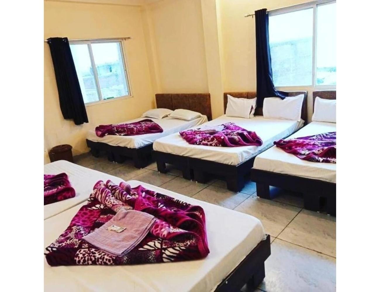 Hotel Mahakal Vishram, Ujjain Buitenkant foto